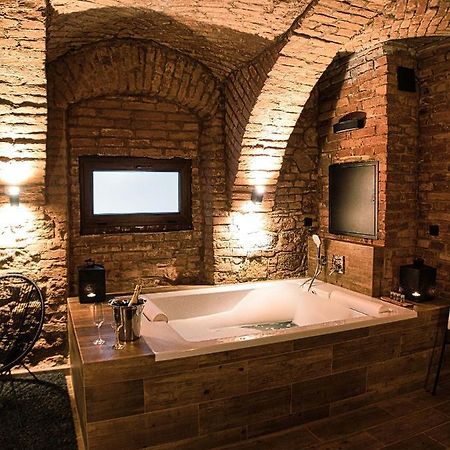 Wellness Gallery Apartments Liberec Bagian luar foto