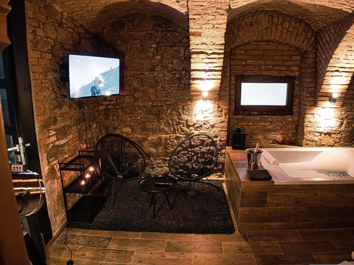 Wellness Gallery Apartments Liberec Bagian luar foto